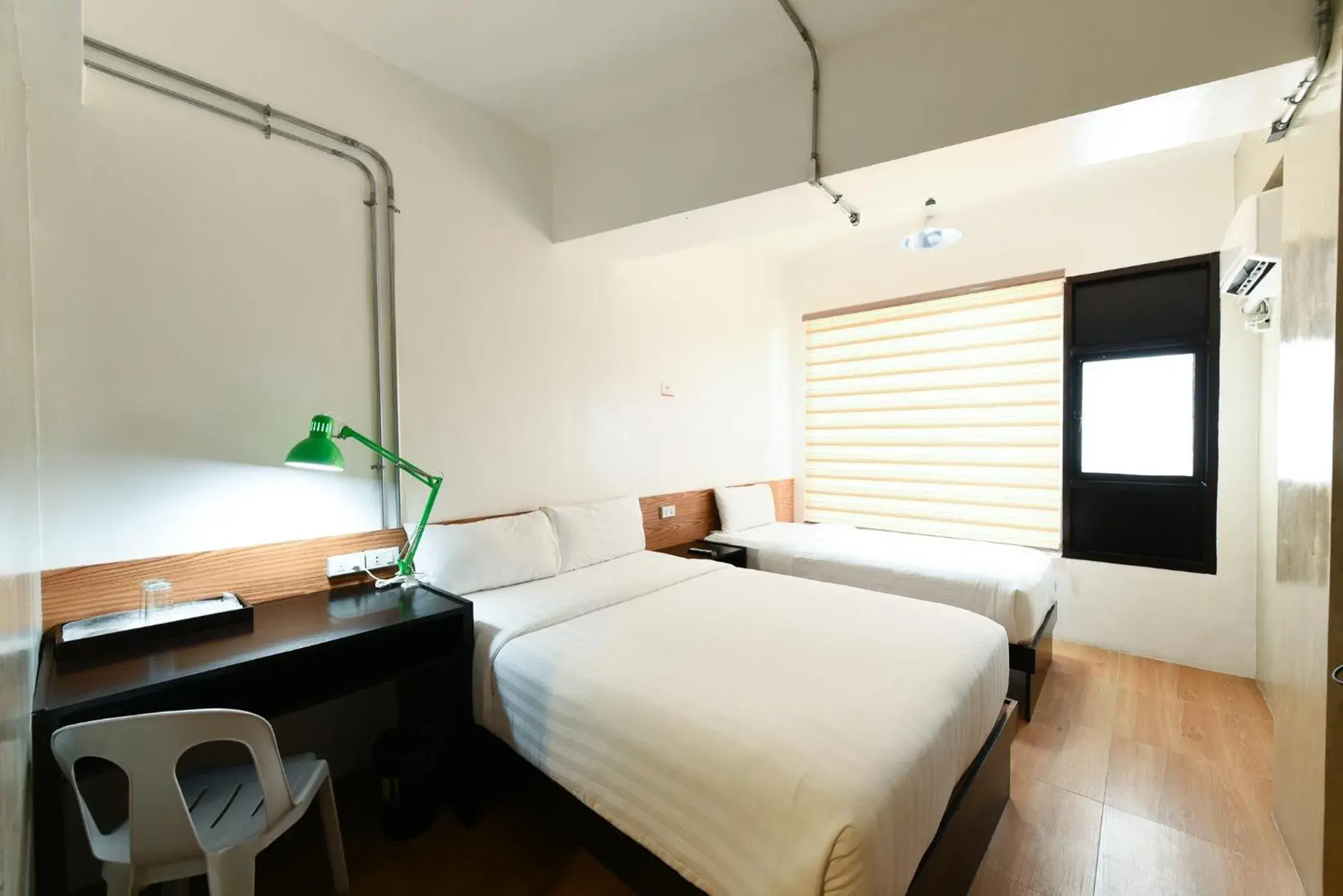 Photo of the whole room, Bed in Travelbee Seaside Inn